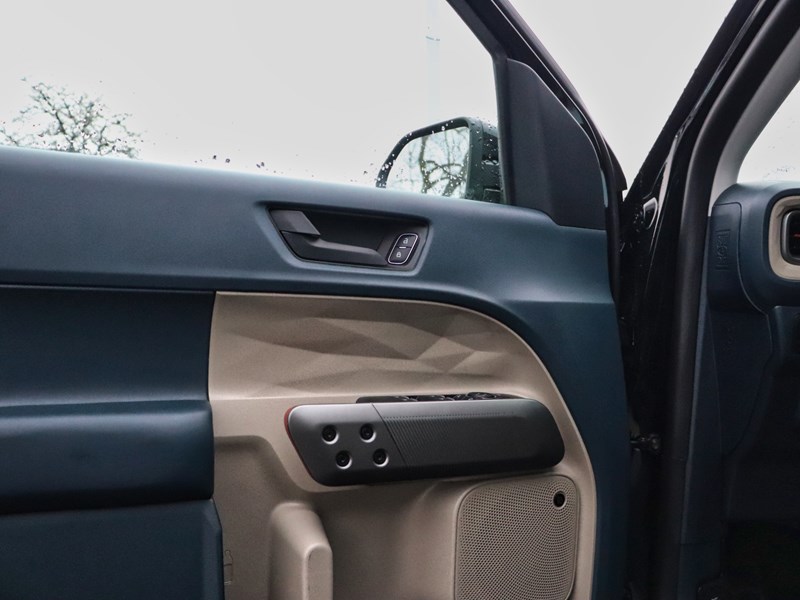 2026 FORD MAVERICK LARIAT | AWD | HYBRID | ROOF | 4K TOW | PWR SLD WI