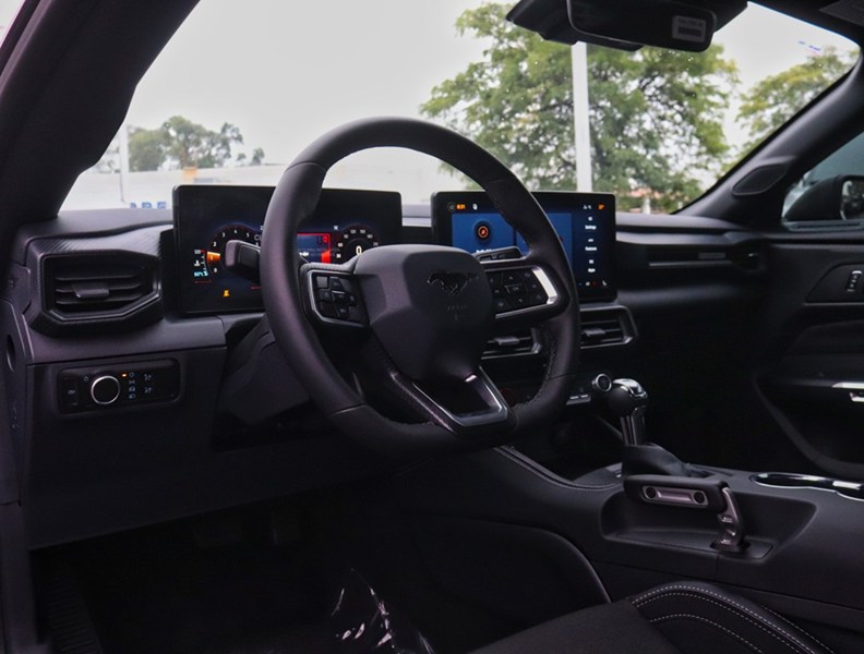 2026 Ford Mustang Ecoboost | 2.3L | Rtr | Actv Valve | Brembo | 19S