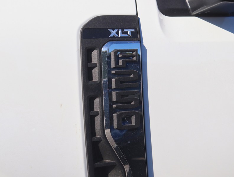 2027 Ford Super Duty F-250 Srw XLT 4WD Reg Cab 8' Box