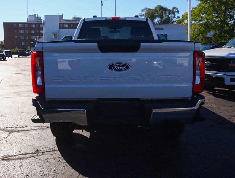 2027 Ford Super Duty F-250 Srw XLT 4WD Reg Cab 8' Box