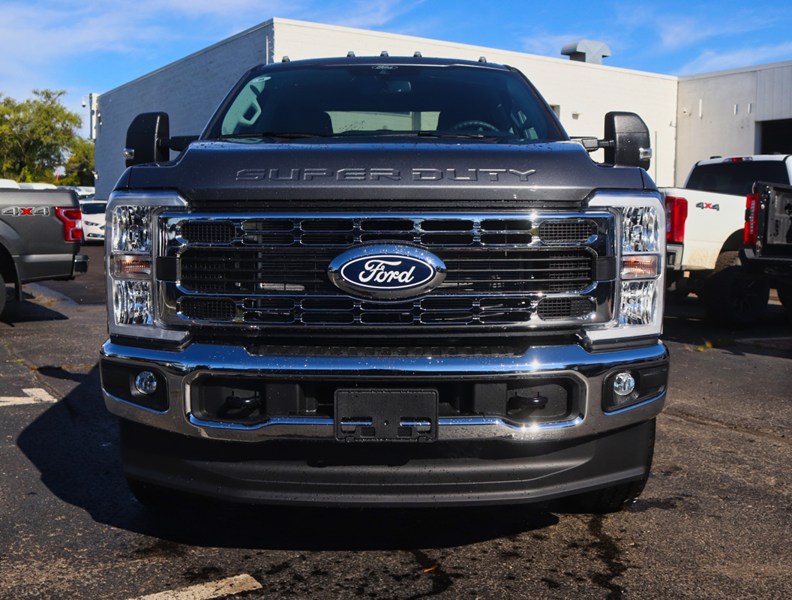 2027 Ford Super Duty F-250 Srw XLT 4WD Crew Cab 6.75' Box