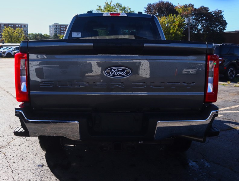 2027 Ford Super Duty F-250 Srw XLT 4WD Crew Cab 6.75' Box