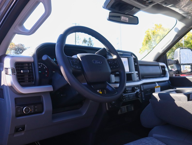 2027 Ford Super Duty F-250 Srw XLT 4WD Crew Cab 6.75' Box