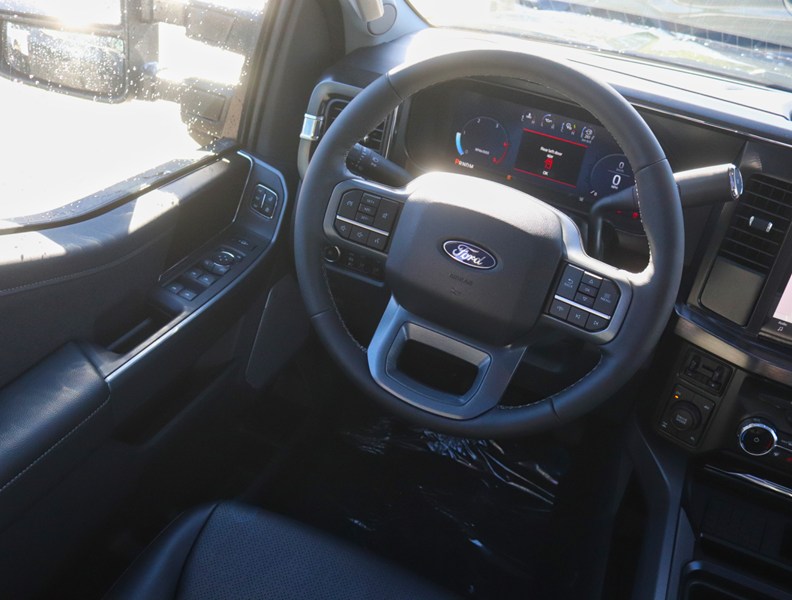 2027 Ford Super Duty F-250 Srw Lariat 4WD Crew Cab 6.75' Box