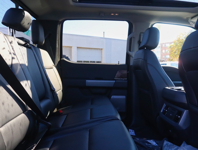 2027 Ford Super Duty F-250 Srw Lariat 4WD Crew Cab 6.75' Box