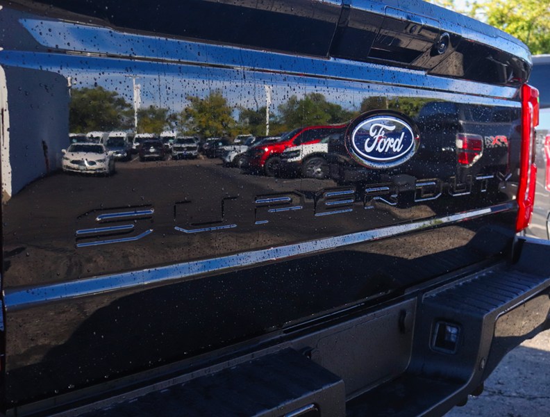2027 Ford Super Duty F-250 Srw Lariat 4WD Crew Cab 6.75' Box