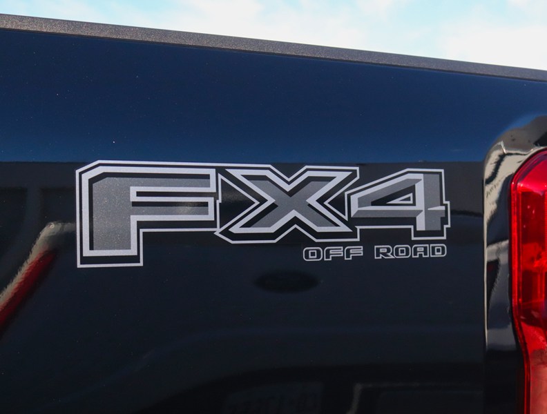 2027 Ford Super Duty F-250 Srw Lariat 4WD Crew Cab 6.75' Box