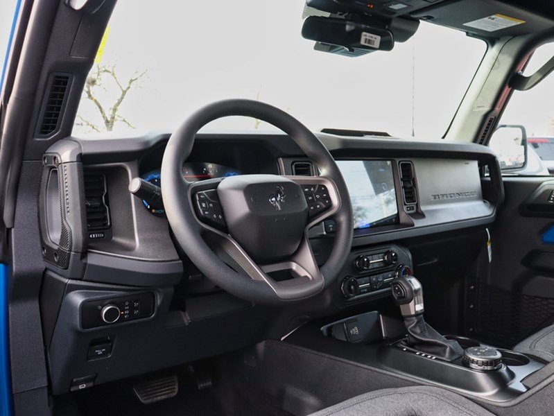 2026 Ford Bronco Base | 4X4 | 2.3L | 10-Spd Auto