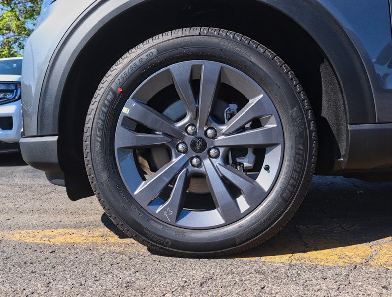 2026 Ford Explorer Active | 4WD | Comf Pkg | Roof | Crbn 20S