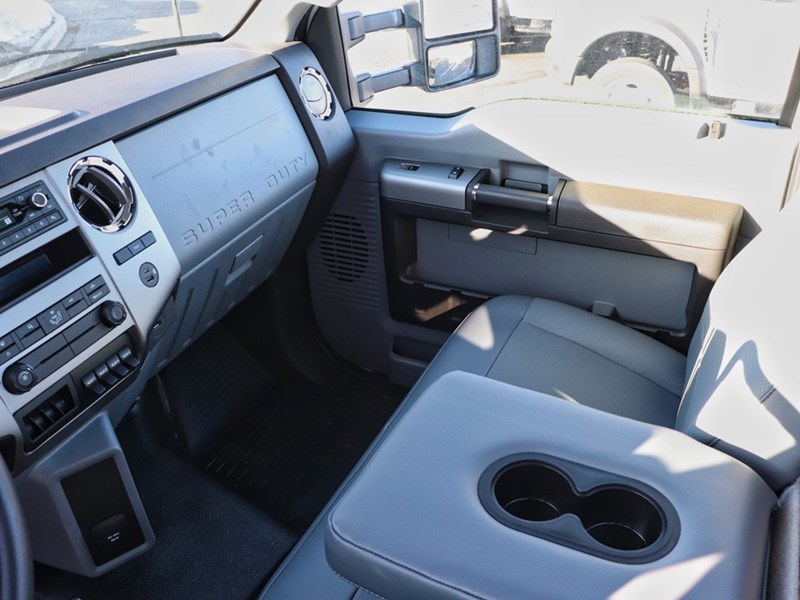 2024 FORD SUPER DUTY F-750 STRAIGHT FRAME Reg Cab
