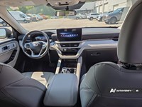 2026 Ford Explorer Active W/200A Pkg 4WD