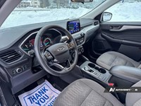 2022 FORD ESCAPE SE HYBRID AWD