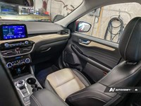 2022 Ford Escape Titanium Hybrid AWD