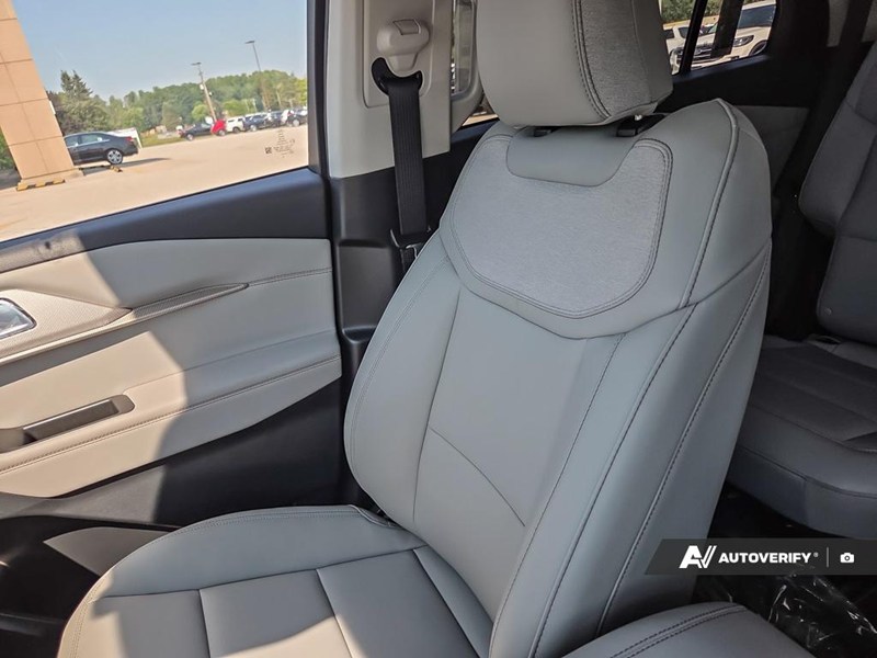 2026 Ford Explorer Active W/200A Pkg 4WD