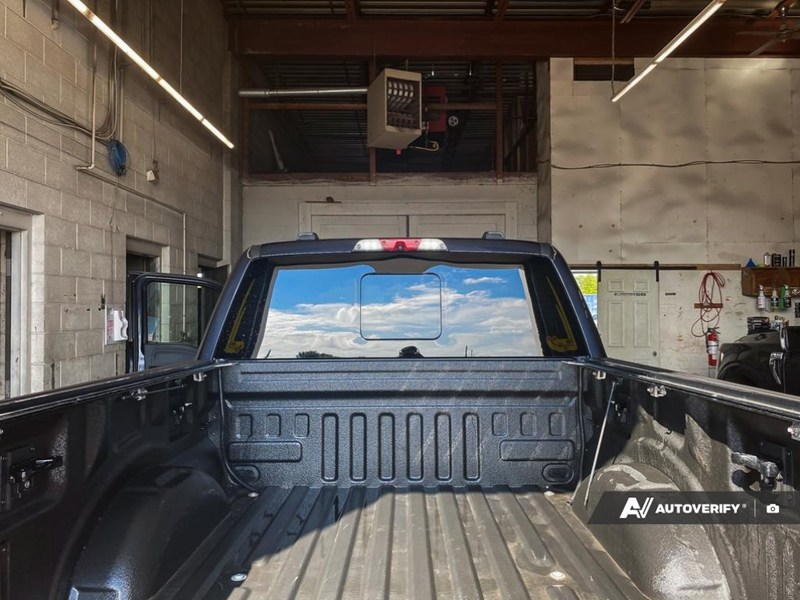 2022 Ford F-150 Lightning Lariat 4WD Supercrew 5.5' Box