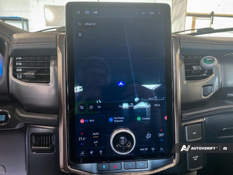 2022 Ford F-150 Lightning Lariat 4WD Supercrew 5.5' Box