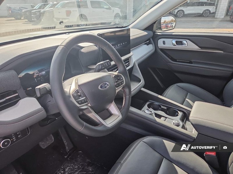 2026 Ford Explorer Active W/200A Pkg 4WD