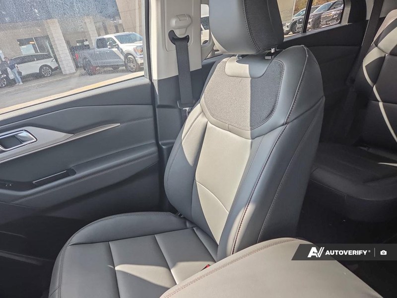 2026 Ford Explorer Active W/200A Pkg 4WD