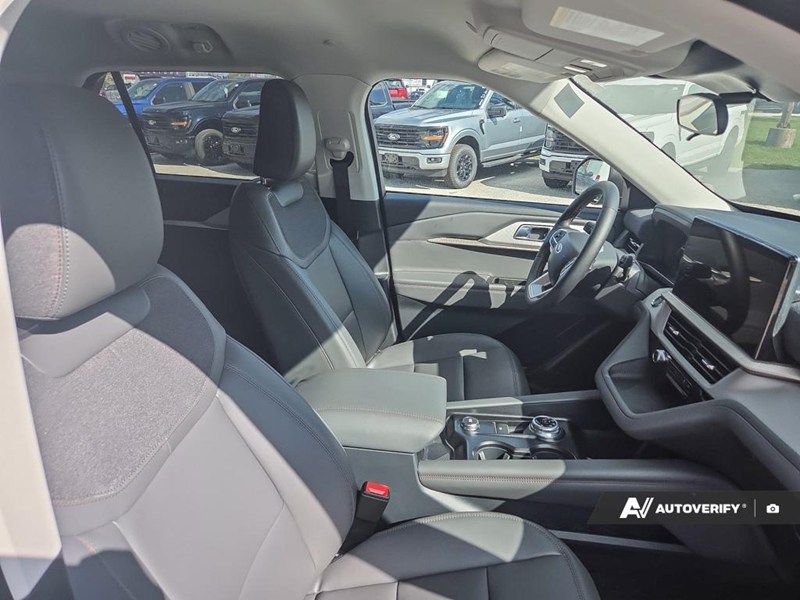 2026 Ford Explorer Active W/200A Pkg 4WD