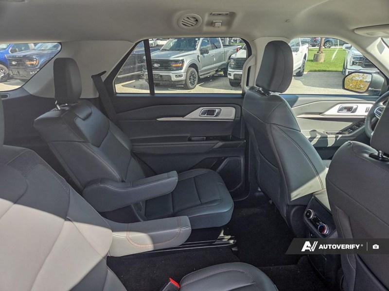 2026 Ford Explorer Active W/200A Pkg 4WD