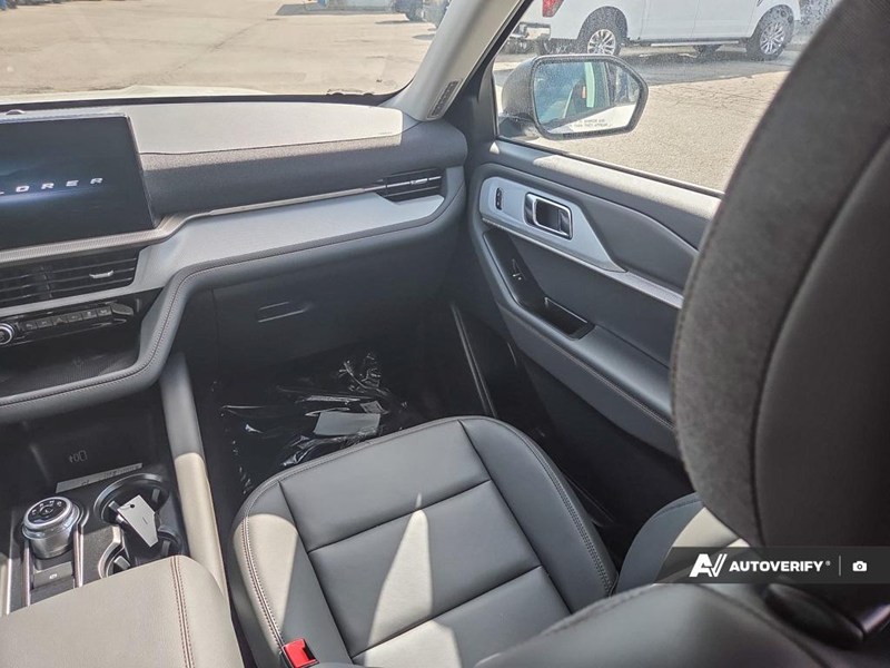 2026 Ford Explorer Active W/200A Pkg 4WD