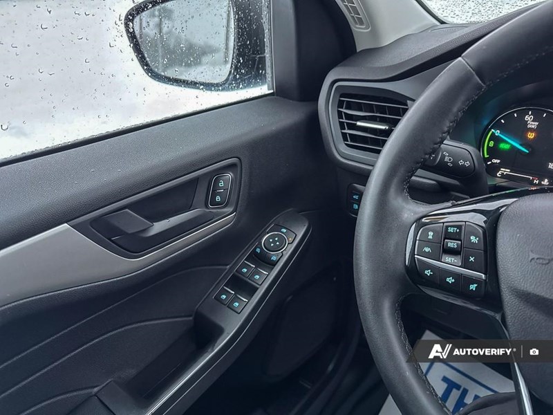 2022 FORD ESCAPE SE HYBRID AWD