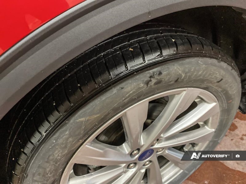 2022 Ford Escape Titanium Hybrid AWD