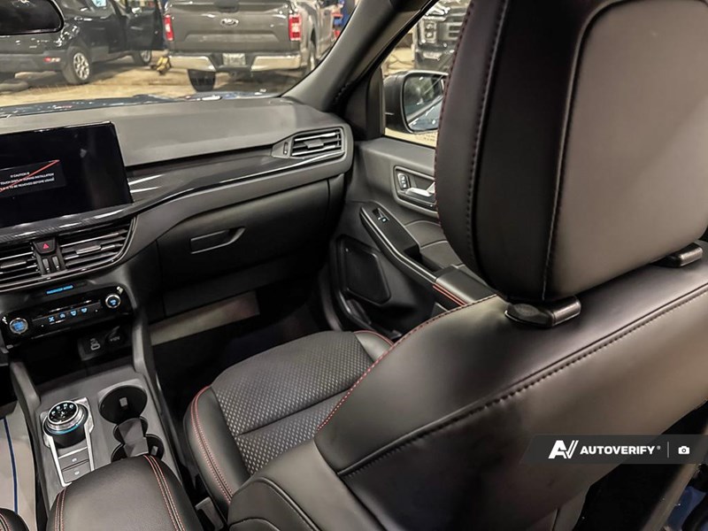 2026 Ford Escape ST-Line AWD