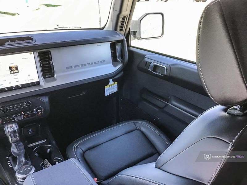 2025 FORD BRONCO OUTER BANKS 4 DOOR 4X4