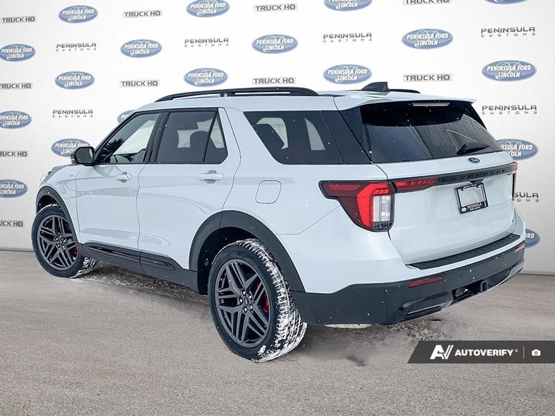 2026 Ford Explorer ST-Line 4WD