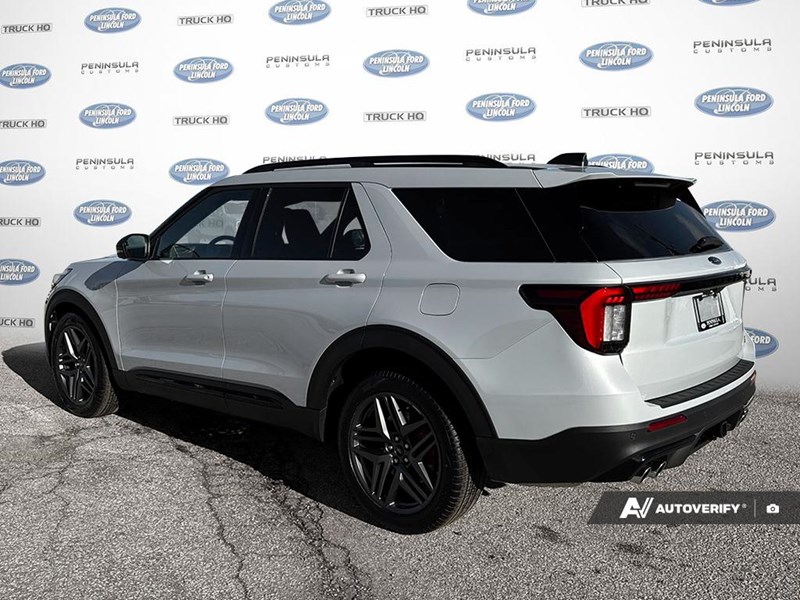 2026 Ford Explorer ST 4WD
