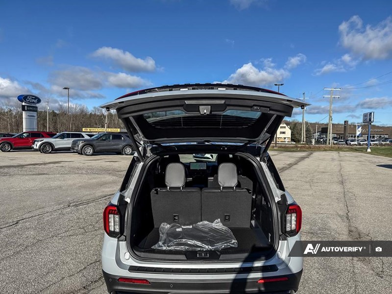 2026 Ford Explorer ST 4WD