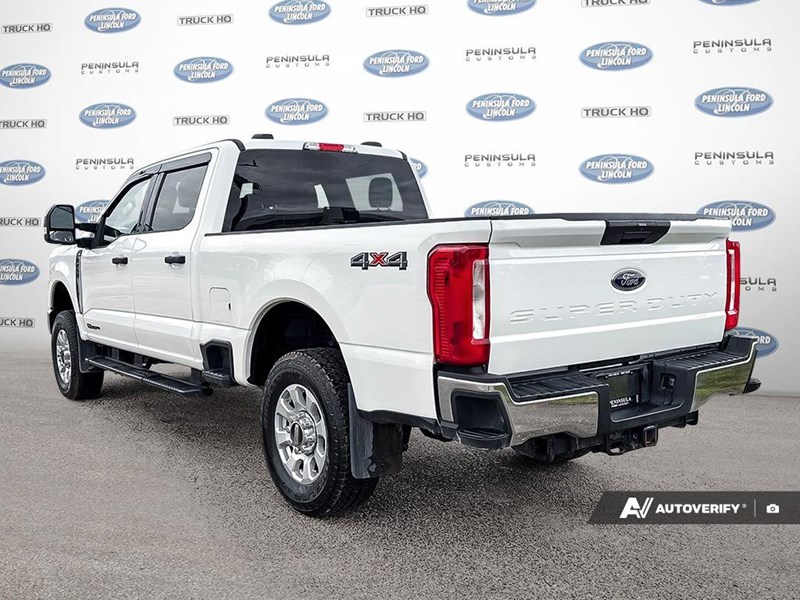 2024 FORD F-250 XLT 4WD CREW CAB 6.75' BOX