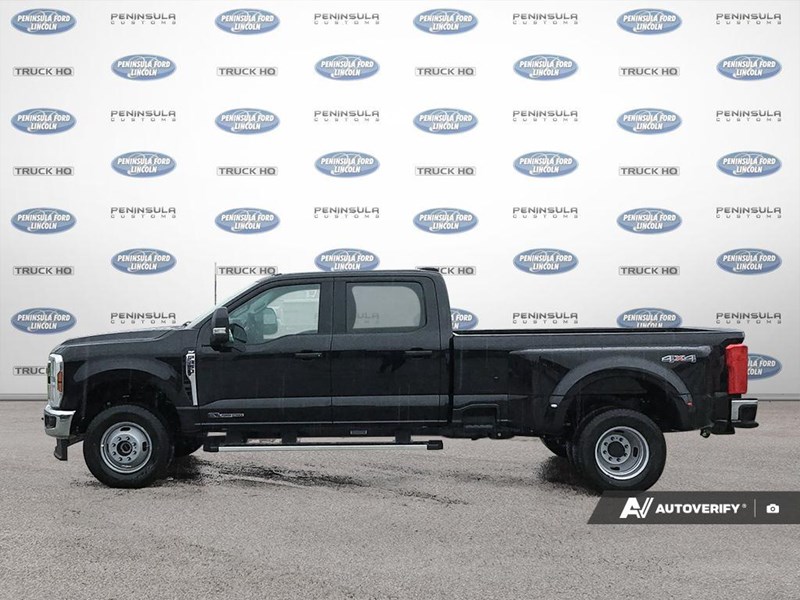 2026 FORD F-350 XLT 4WD CREW CAB 8' BOX
