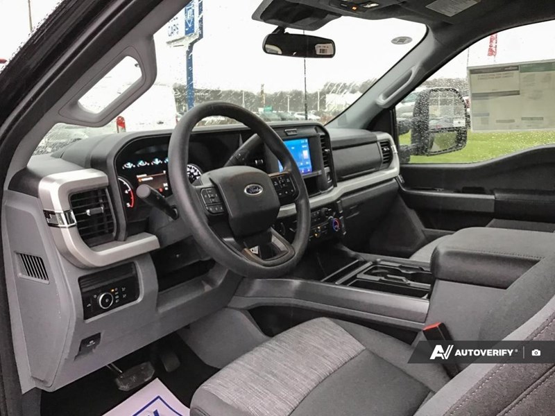 2026 FORD F-350 XLT 4WD CREW CAB 8' BOX