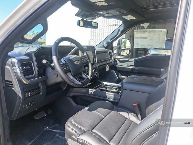 2025 FORD F-450 PLATINUM 4WD CREW CAB 8' BOX