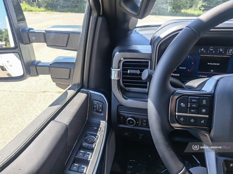 2025 FORD F-450 PLATINUM 4WD CREW CAB 8' BOX