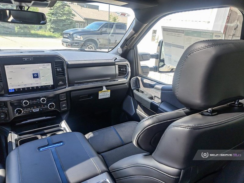 2025 FORD F-450 PLATINUM 4WD CREW CAB 8' BOX