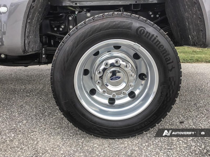 2025 FORD F-450 PLATINUM 4WD CREW CAB 8' BOX