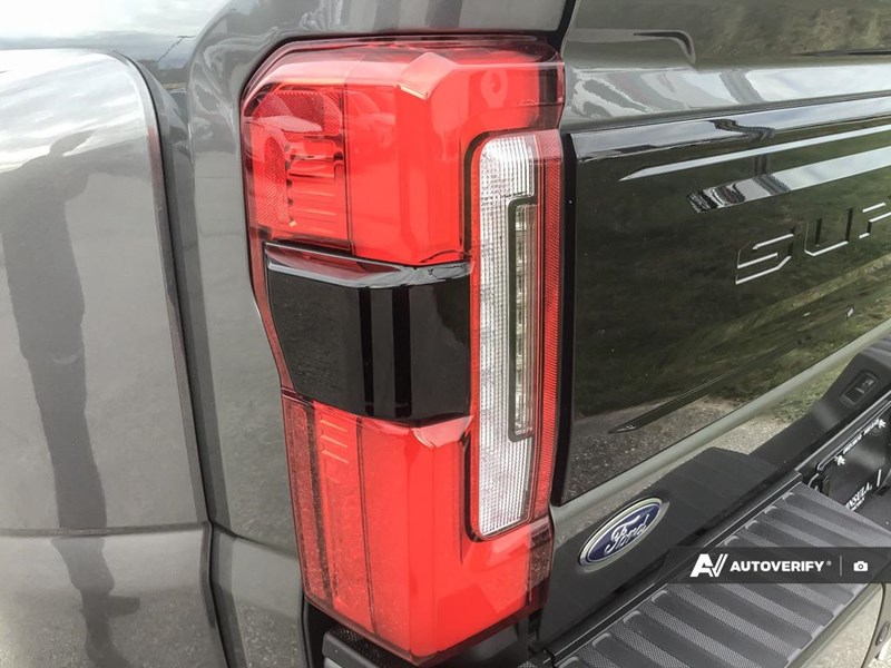 2025 FORD F-450 PLATINUM 4WD CREW CAB 8' BOX