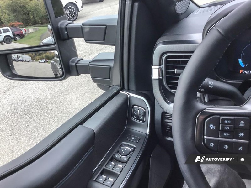 2025 FORD F-450 PLATINUM 4WD CREW CAB 8' BOX