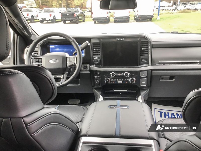 2025 FORD F-450 PLATINUM 4WD CREW CAB 8' BOX