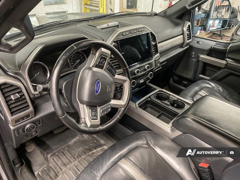 2022 Ford F-450 Platinum 4WD Crew Cab 8' Box