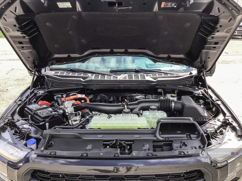 2025 FORD F-150 LARIAT 4WD SUPERCREW 5.5' BOX