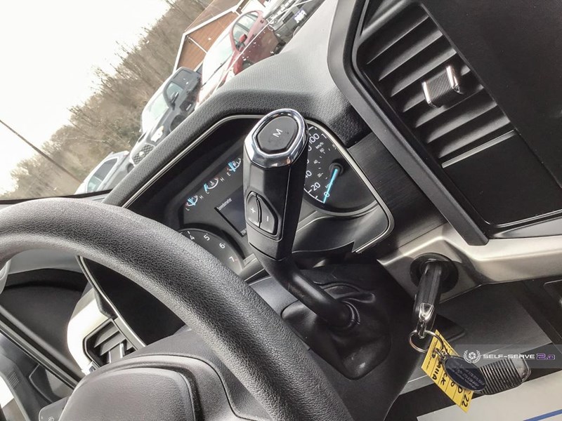 2022 FORD F-150 XLT 2WD REG CAB 6.5' BOX
