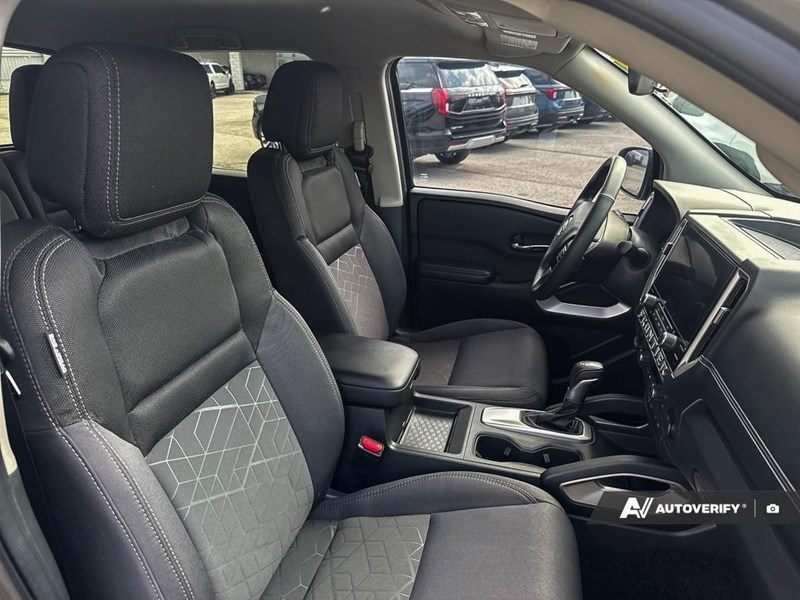 2025 Nissan Frontier Crew Cab 4X4 Long Bed SV