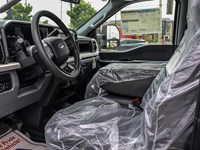2025 FORD SUPER DUTY F-550 DRW XL 4WD CREW CAB 179