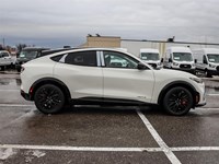 2025 Ford Mustang Mach-E Premium AWD