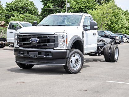 2026 Ford Super Duty F-550 Drw XL 4WD Reg Cab 145" Wb 60" Ca