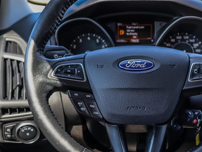 2017 FORD FOCUS 5DR HB SE